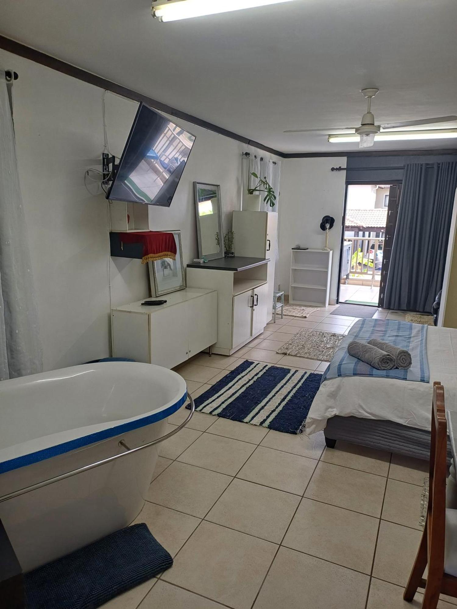 Santini Lace Self Catering Unit プレッテンバーグ・ベイ エクステリア 写真